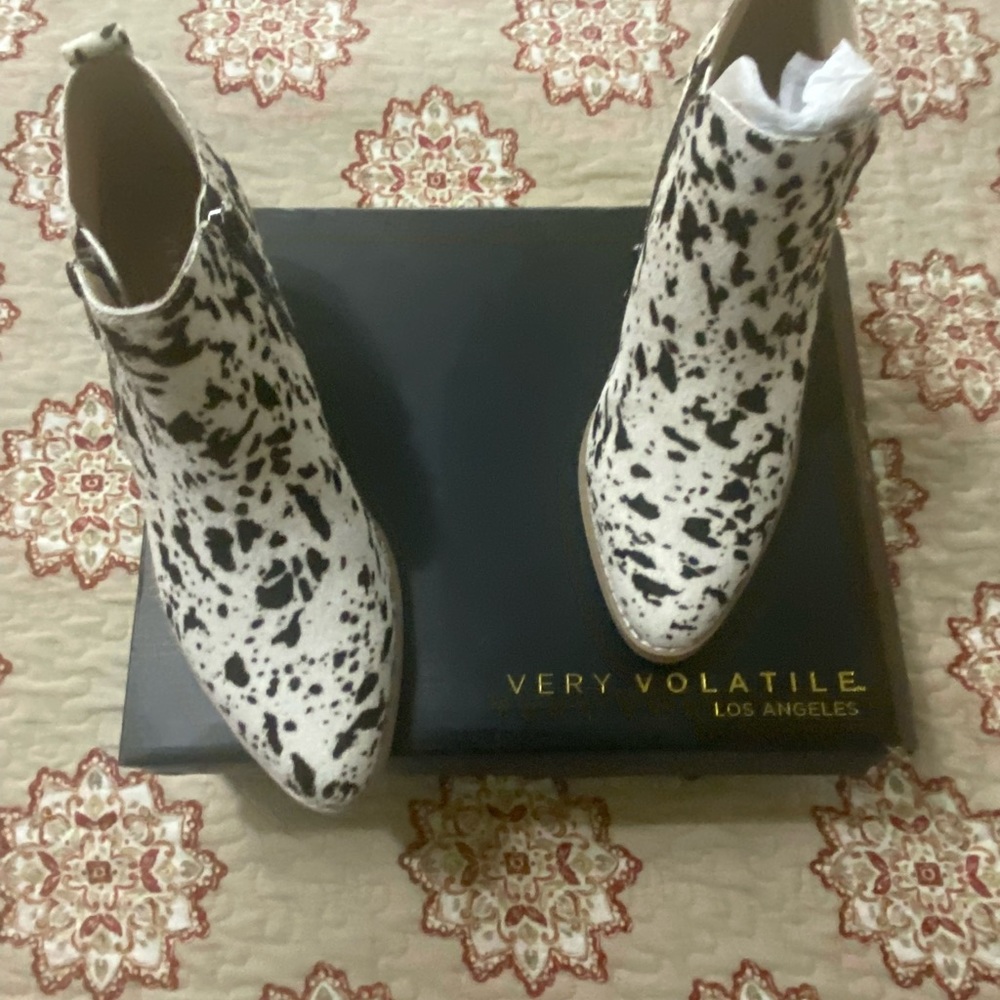 Very Volatile Gracemont Boot- Chocolate Chip